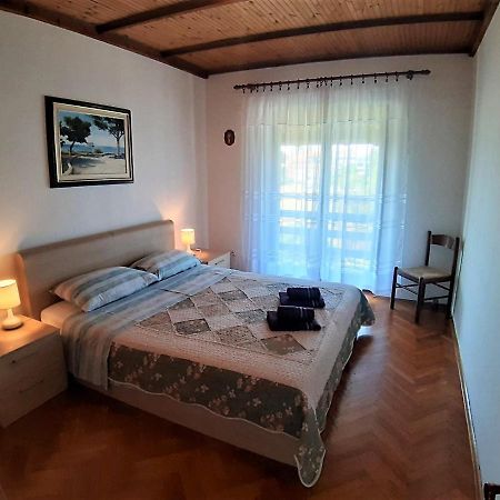 Apt Mirella Apartment Ровинь Экстерьер фото