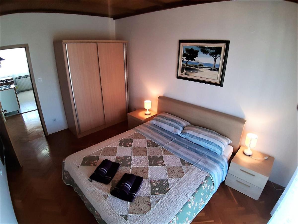 Apt Mirella Apartment Ровинь Экстерьер фото