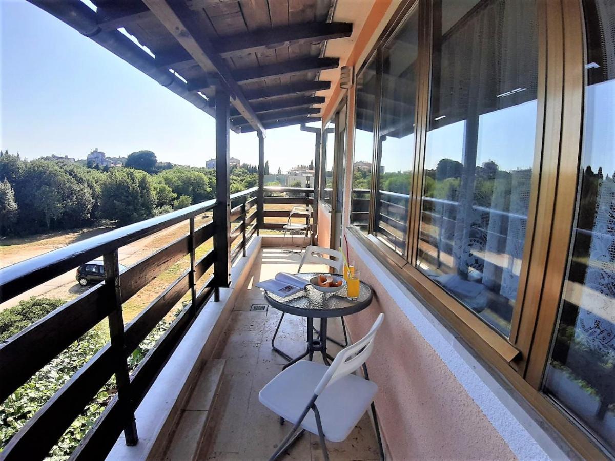 Apt Mirella Apartment Ровинь Экстерьер фото
